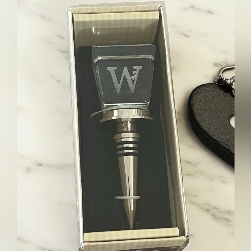 New Cypress Monogrammed “W” Large Crystal Silver Wine Bottle Topper